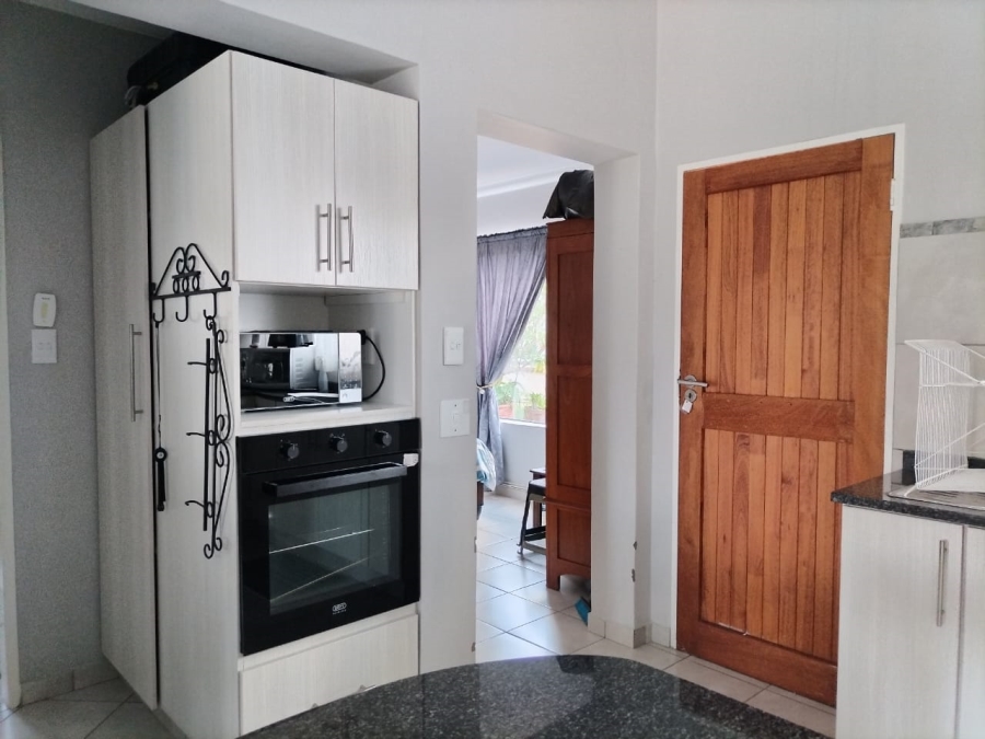 2 Bedroom Property for Sale in Waterval East North West